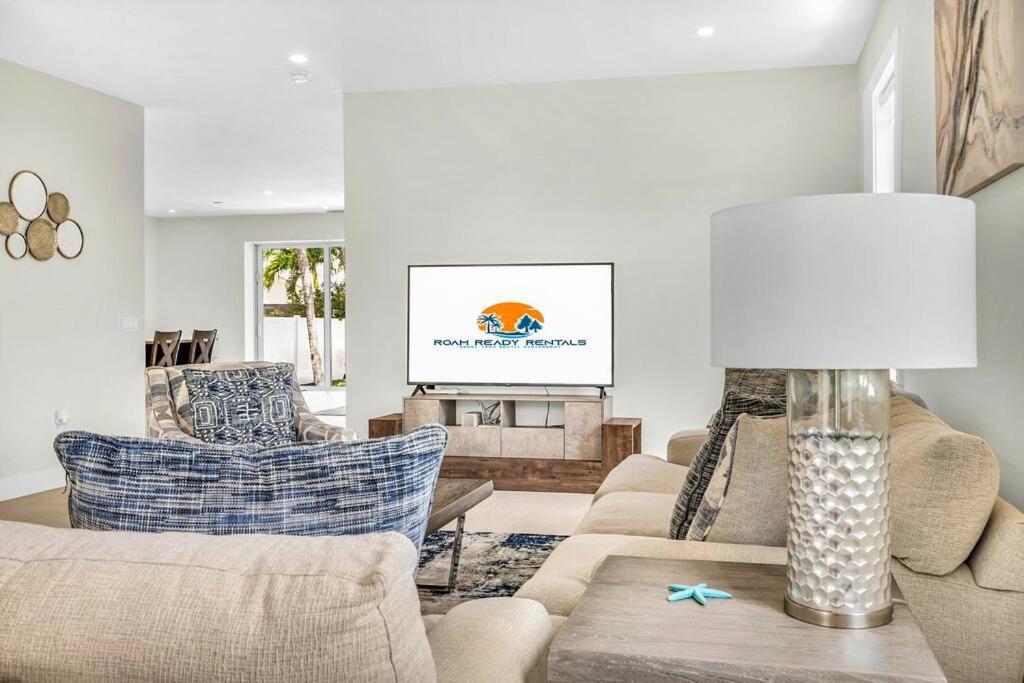 Close2beach, Sleeps 11, Pool, Firepit, Bikes, Patio Holiday home *