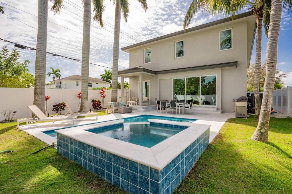 Holiday home Close2beach, Sleeps 11, Pool, Firepit, Bikes, Patio Naples