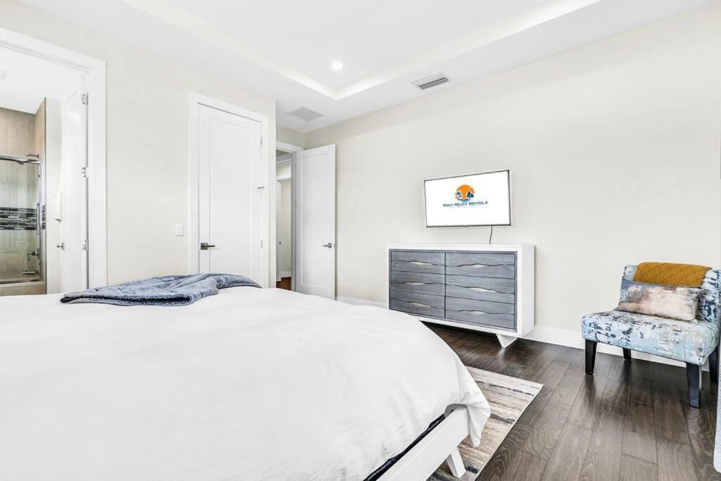 Close2beach, Sleeps 11, Pool, Firepit, Bikes, Patio Naples