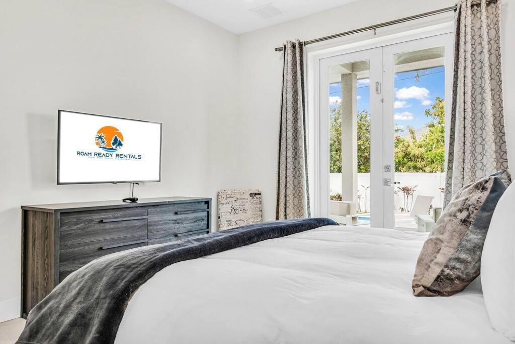 Close2beach, Sleeps 11, Pool, Firepit, Bikes, Patio * Naples