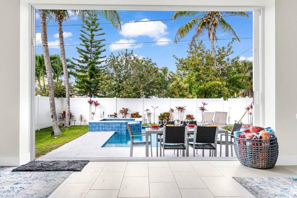Close2beach, Sleeps 11, Pool, Firepit, Bikes, Patio Naples
