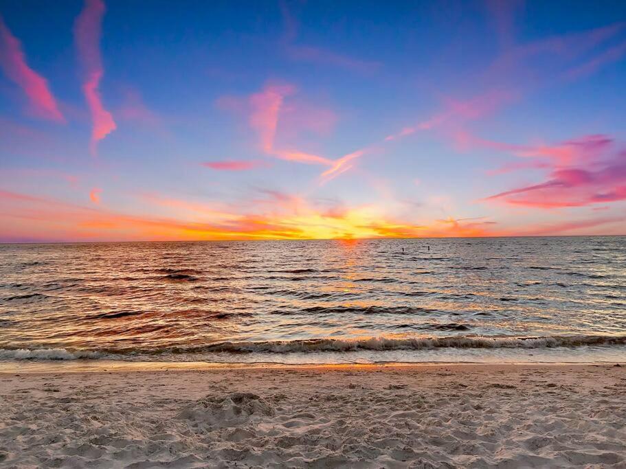 Holiday home Close2beach, Sleeps 11, Pool, Firepit, Bikes, Patio *