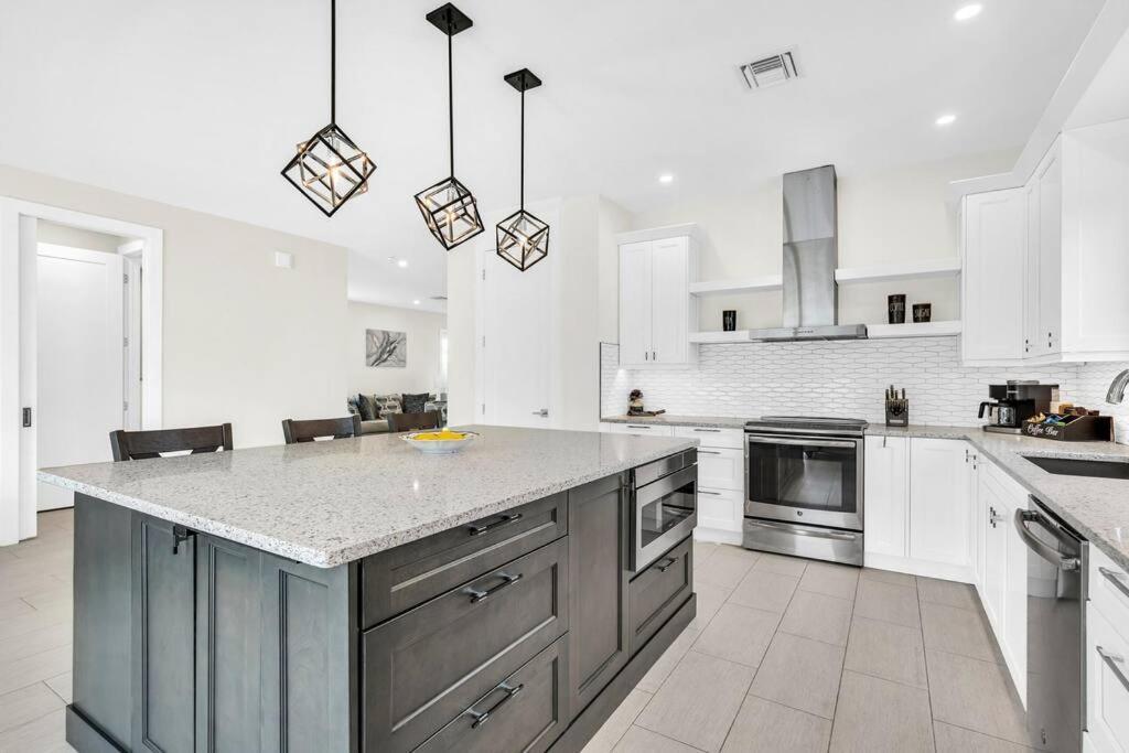 Close2beach, Sleeps 11, Pool, Firepit, Bikes, Patio Holiday home Naples