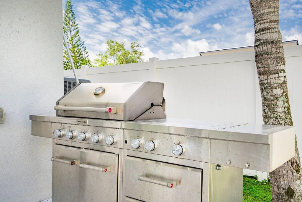 Close2beach, Sleeps 11, Pool, Firepit, Bikes, Patio Holiday home