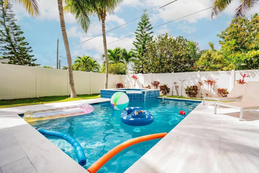 Close2beach, Sleeps 11, Pool, Firepit, Bikes, Patio Naples