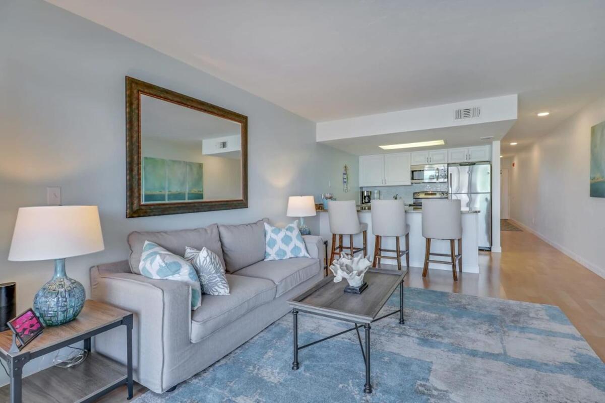 Cozy With Pool Steps From Vanderbilt Holiday home *