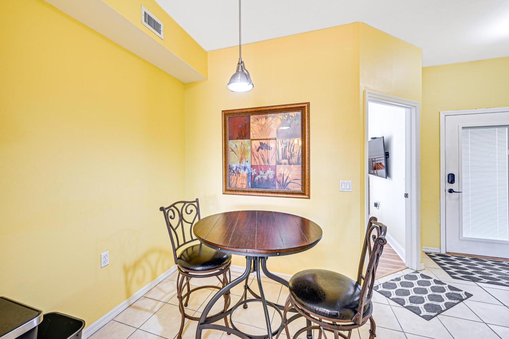 Holiday home Townhome With Screened Patio! *