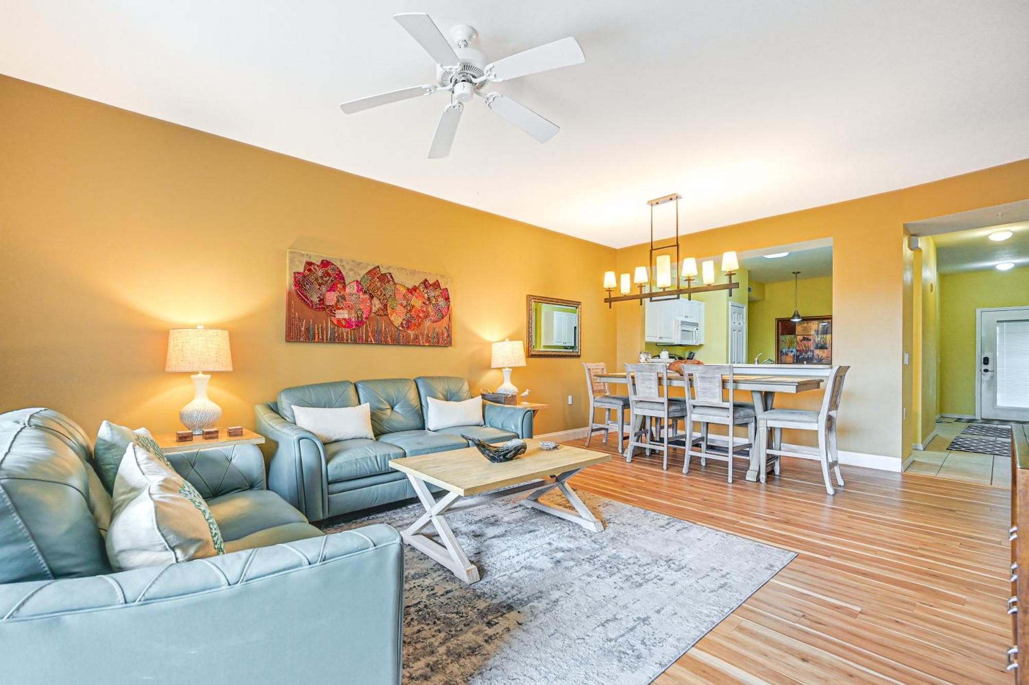 Townhome With Screened Patio! Holiday home Naples