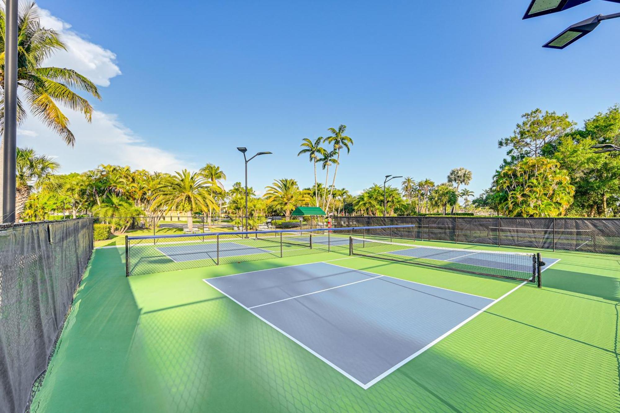 Holiday home Townhome With Screened Patio! Naples