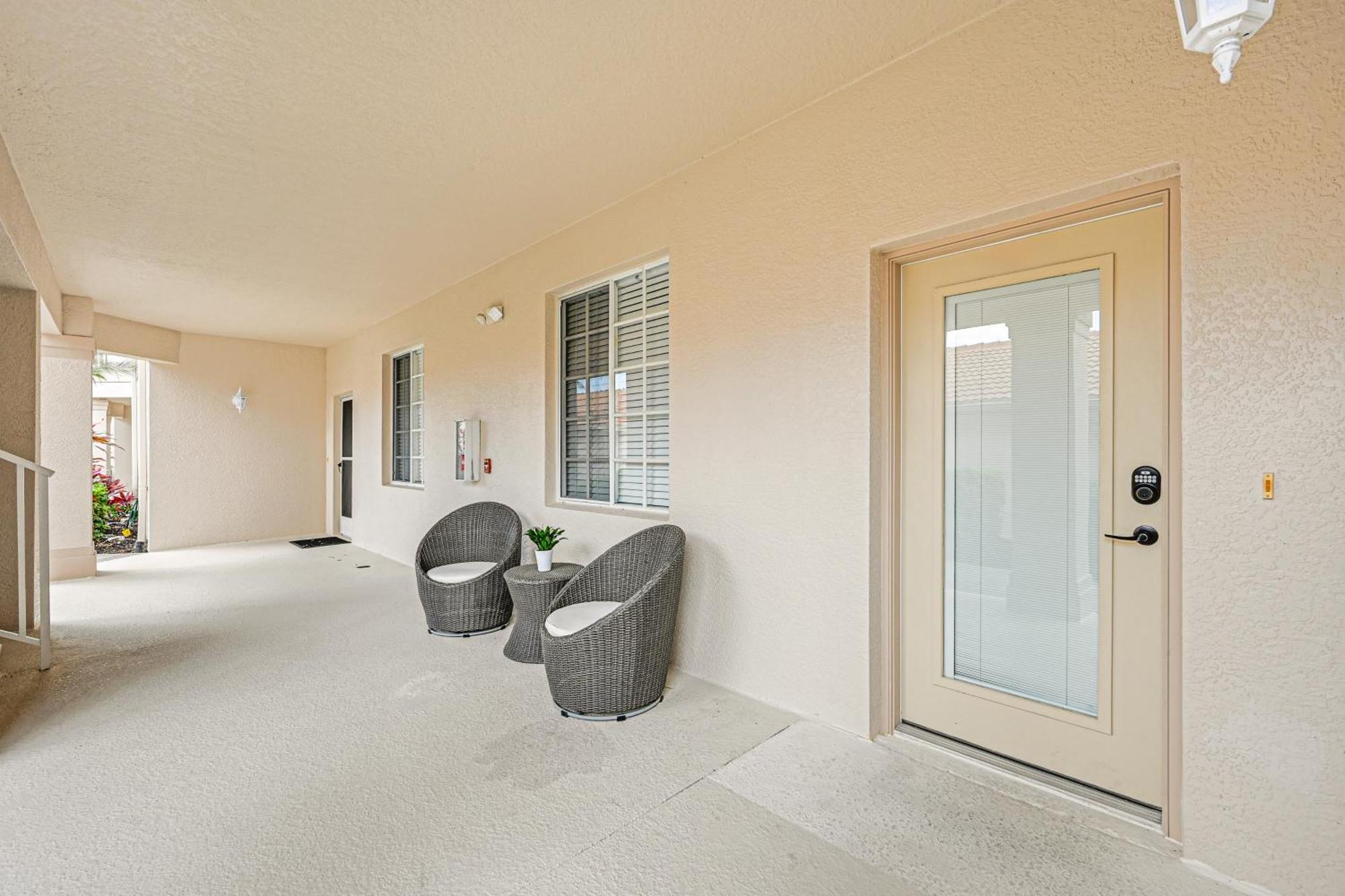 Townhome With Screened Patio! Holiday home
