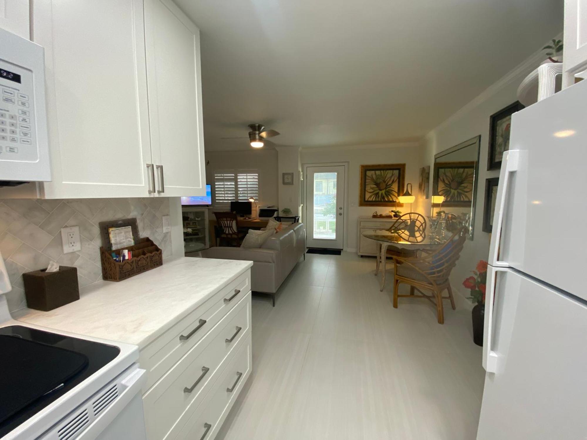 Apartment Closest 1br To Vanderbilt Beach, Full Kitchen With Dishwasher, New!