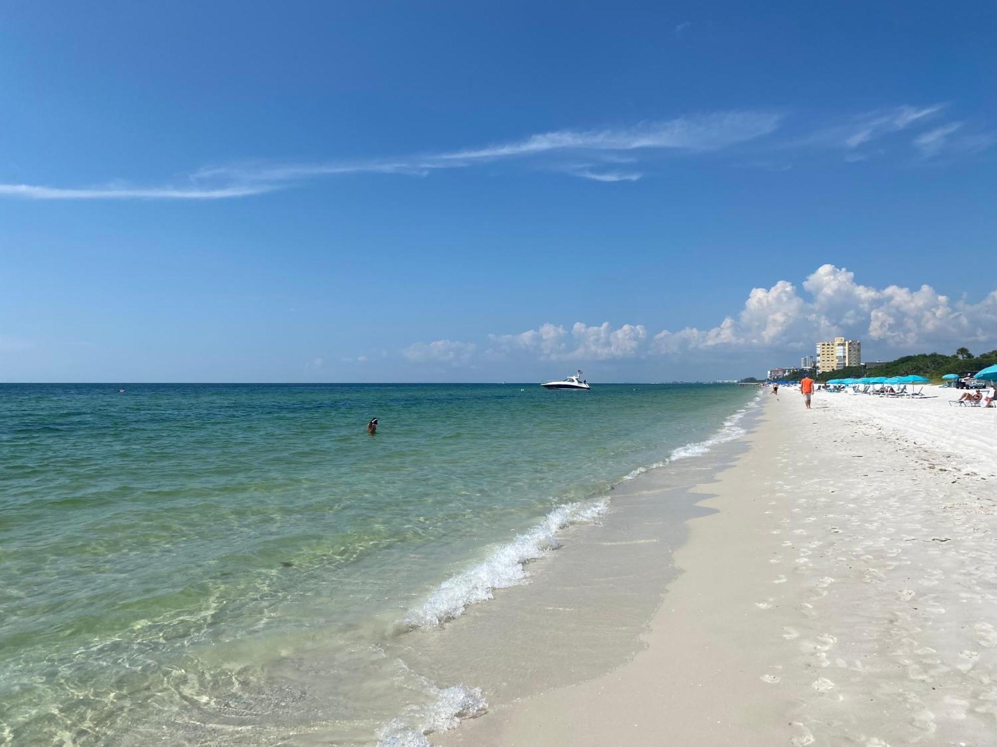 Closest 1br To Vanderbilt Beach, Full Kitchen With Dishwasher, New! Apartment