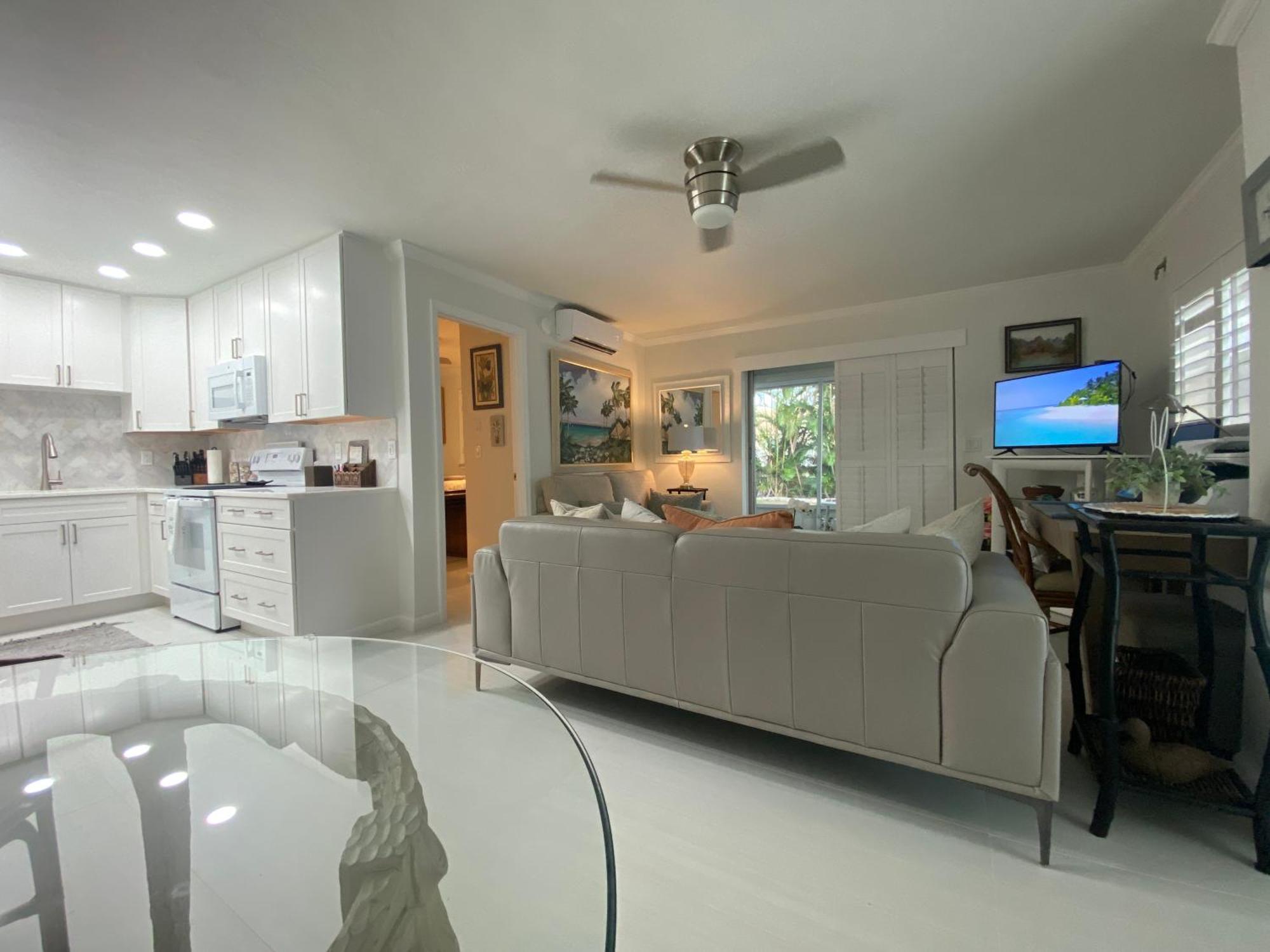 Apartment Closest 1br To Vanderbilt Beach, Full Kitchen With Dishwasher, New! *