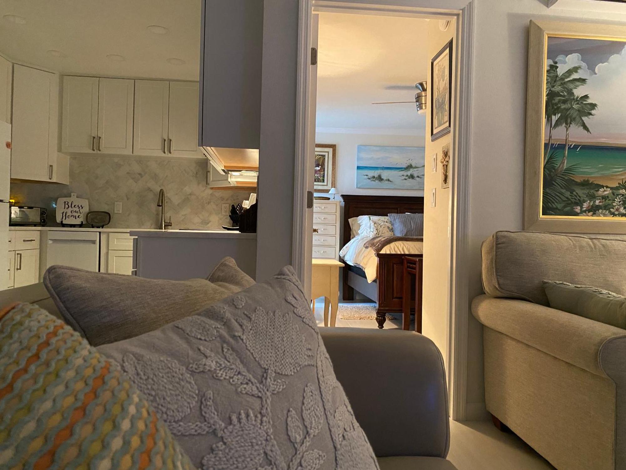 Closest 1br To Vanderbilt Beach, Full Kitchen With Dishwasher, New! * Naples