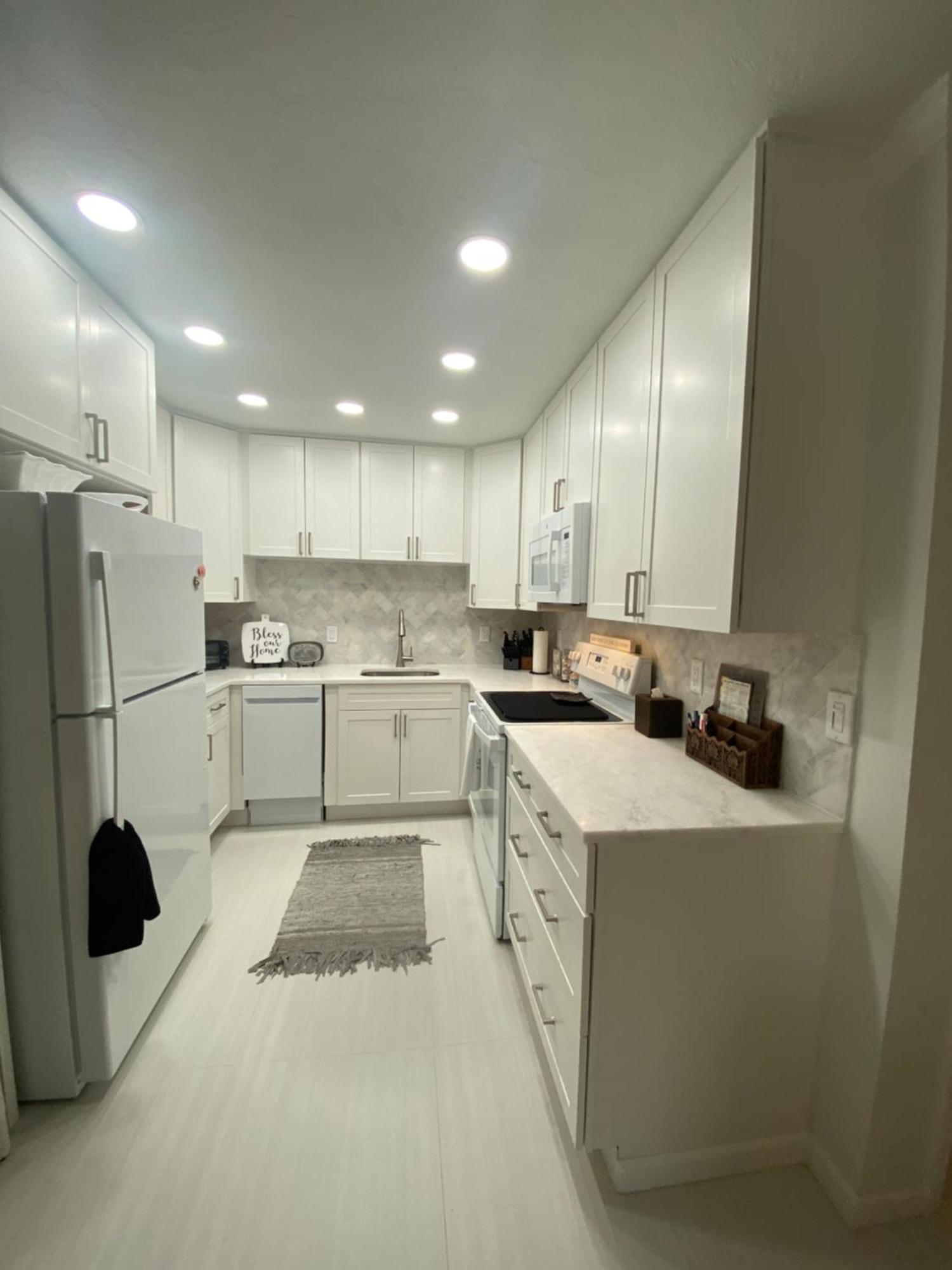 Closest 1br To Vanderbilt Beach, Full Kitchen With Dishwasher, New! Apartment