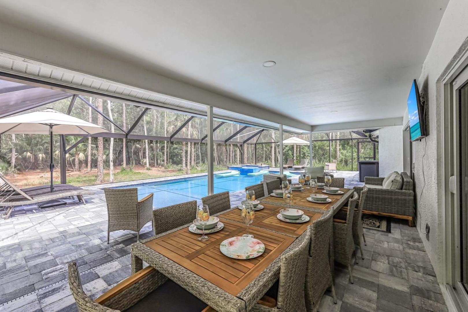 Villa Luxury Family Pool, Jacuzzi, 2 Pickleball Court, Ping Pong Table Very Private Sleeps 8 *