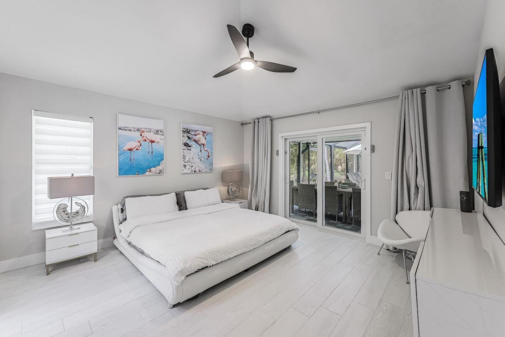 Luxury Family Pool, Jacuzzi, 2 Pickleball Court, Ping Pong Table Very Private Sleeps 8 Villa