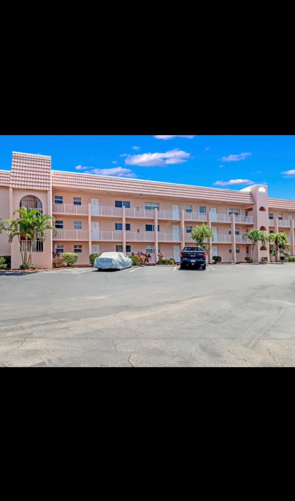 Cozy Condo, Centrally Located In Naples. * Naples
