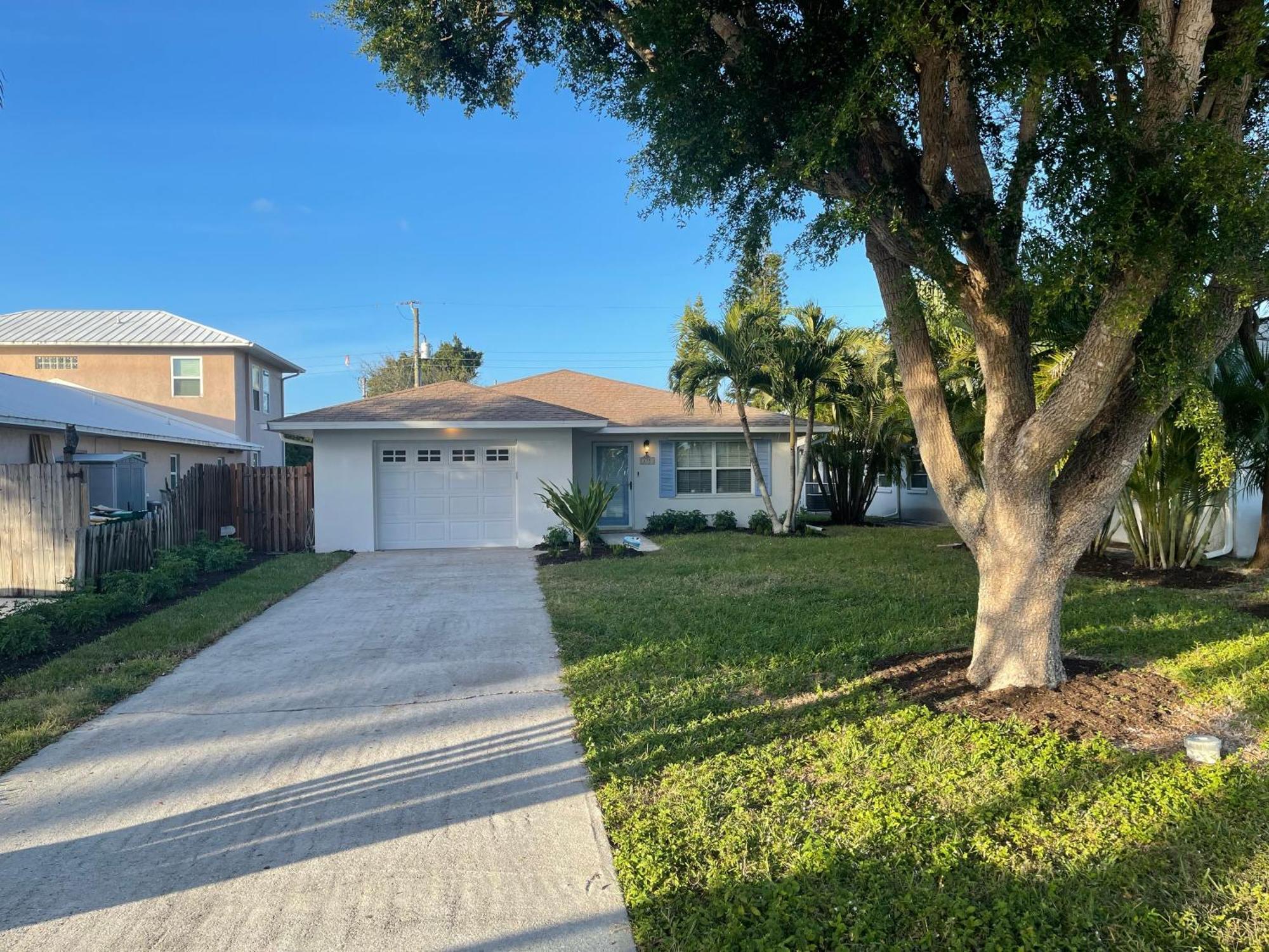 Holiday home Recently Renovated House With Fenced In Yard