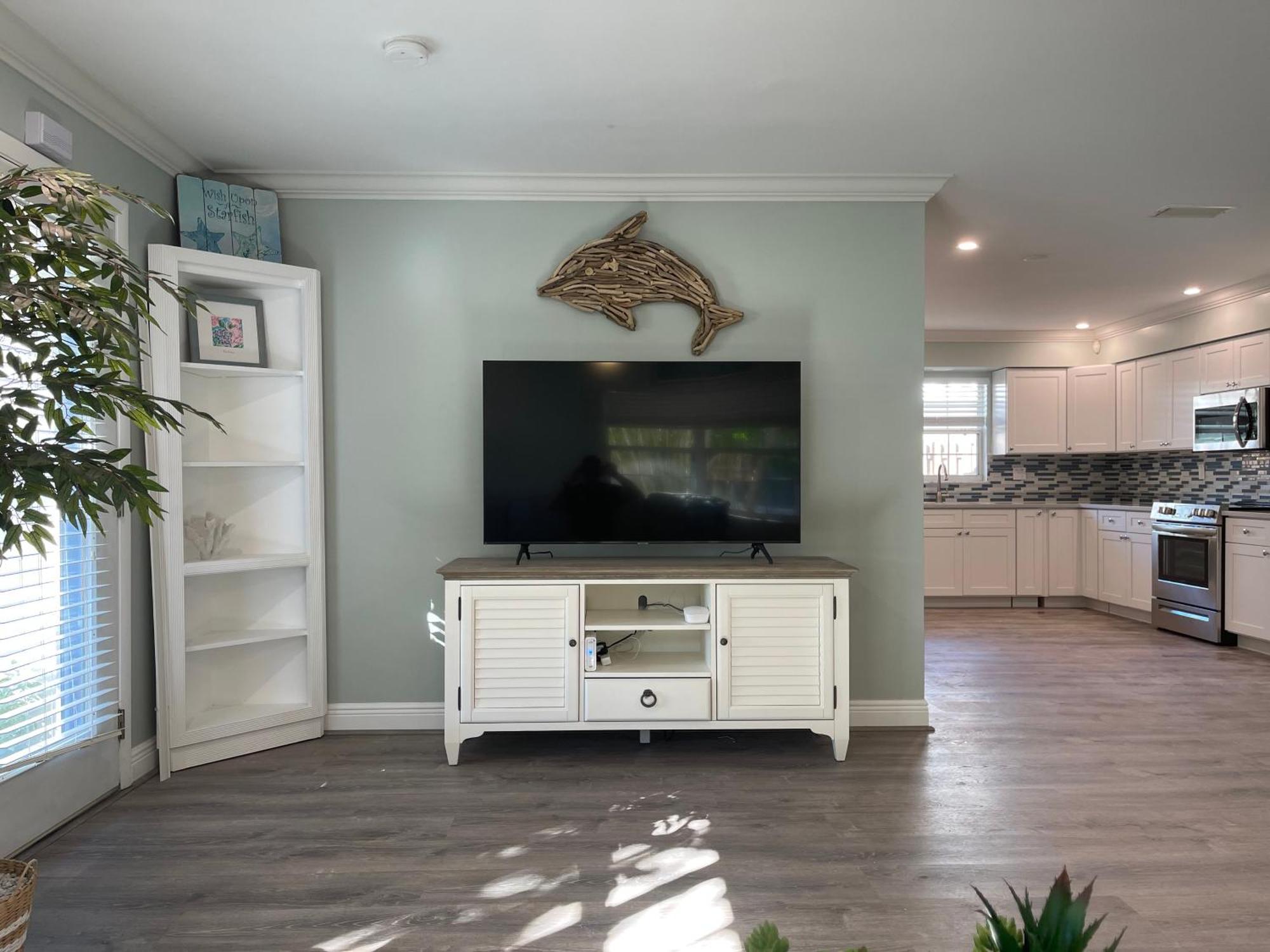 Recently Renovated House With Fenced In Yard Holiday home *