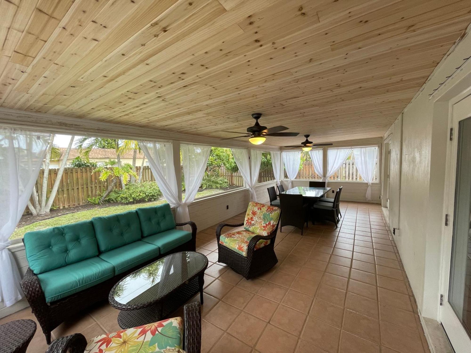 Recently Renovated House With Fenced In Yard * Naples