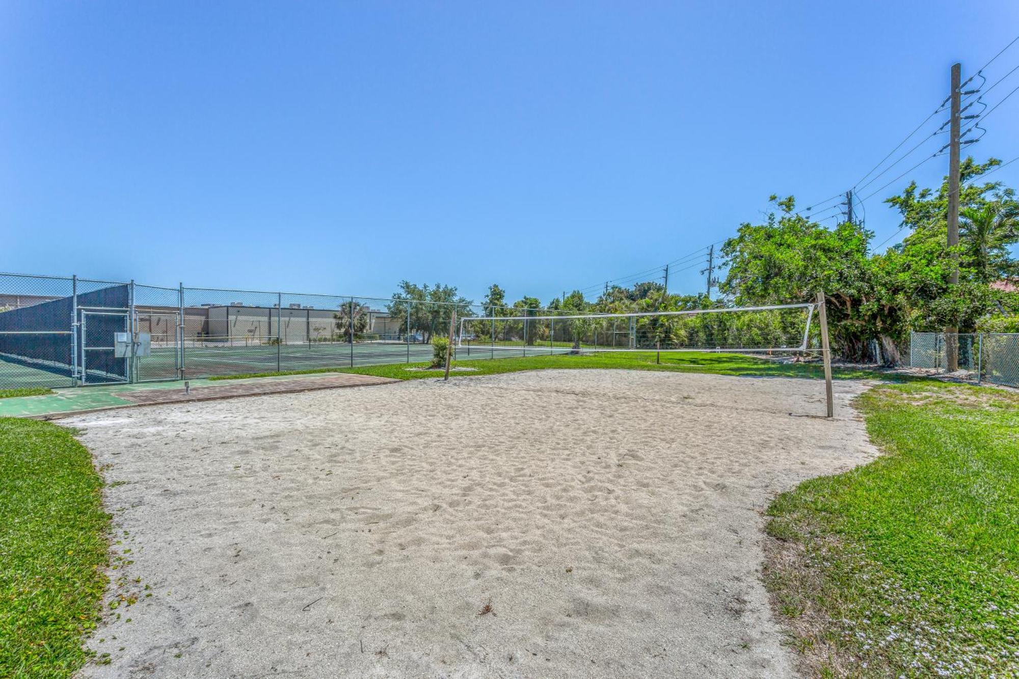 Sandy Shores * Naples