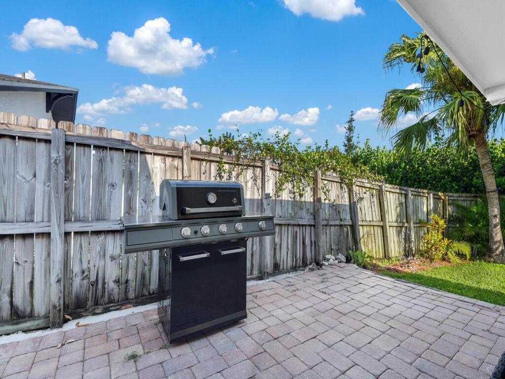 Amazing With Hot Tub Jacuzzi, Bbq, Pool Table - 1 Mile To Beach! *