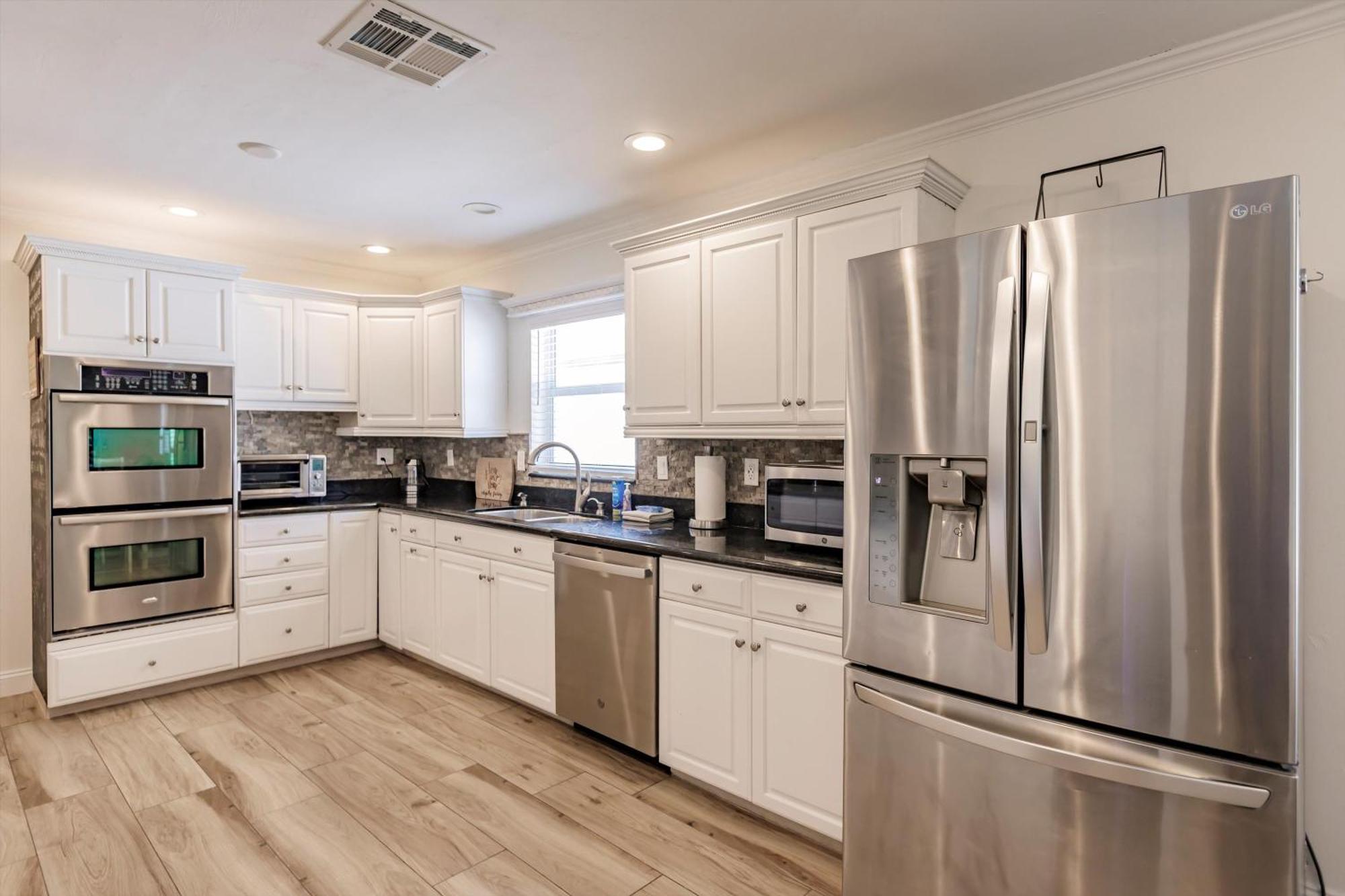 Amazing With Hot Tub Jacuzzi, Bbq, Pool Table - 1 Mile To Beach! Naples