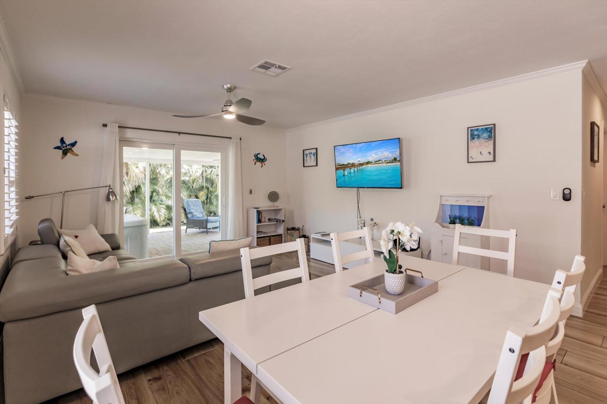 Amazing With Hot Tub Jacuzzi, Bbq, Pool Table - 1 Mile To Beach!
