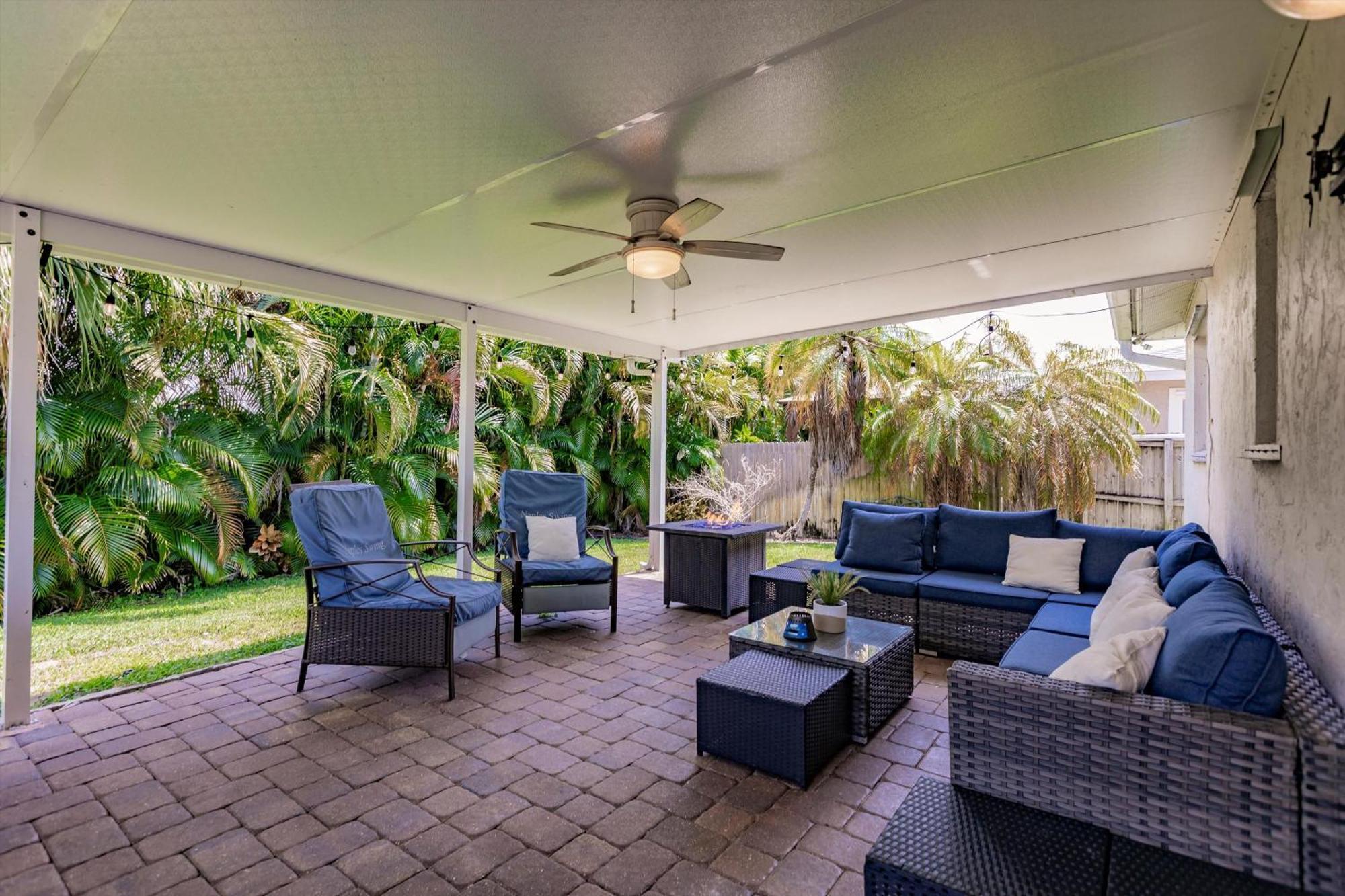 Amazing With Hot Tub Jacuzzi, Bbq, Pool Table - 1 Mile To Beach! Holiday home *