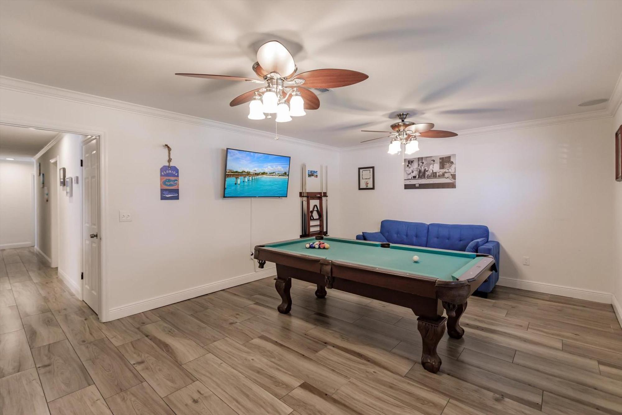 Amazing With Hot Tub Jacuzzi, Bbq, Pool Table - 1 Mile To Beach!