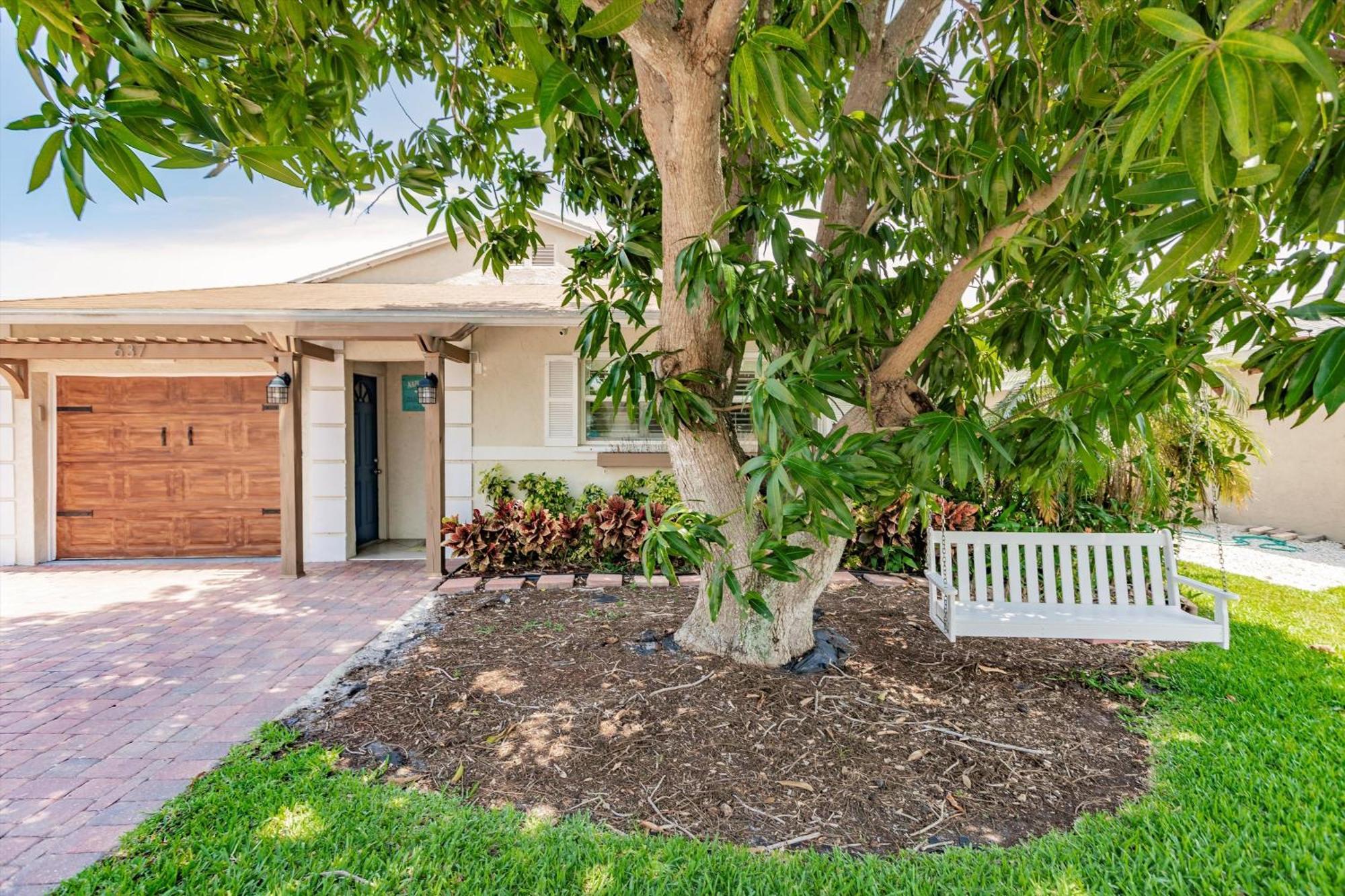 Amazing With Hot Tub Jacuzzi, Bbq, Pool Table - 1 Mile To Beach! Holiday home Naples