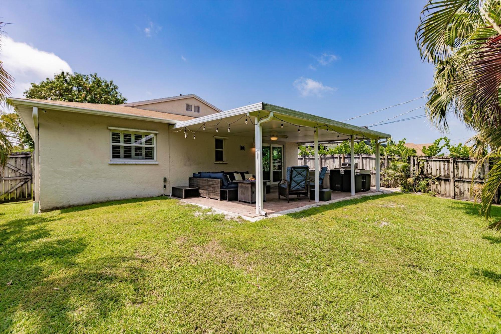Amazing With Hot Tub Jacuzzi, Bbq, Pool Table - 1 Mile To Beach! * Naples