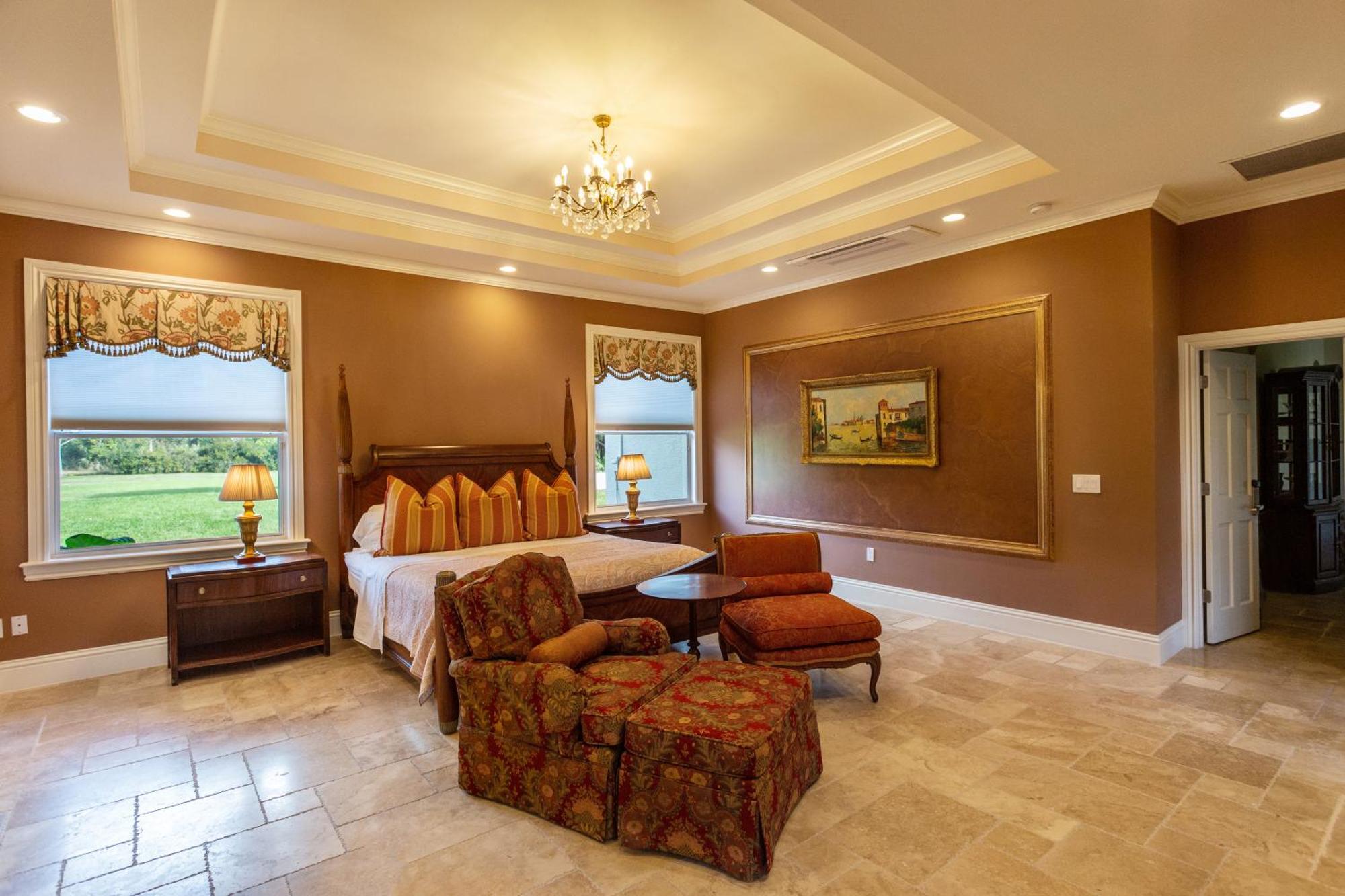 Knickerbocker Estate Home, 9 Private *