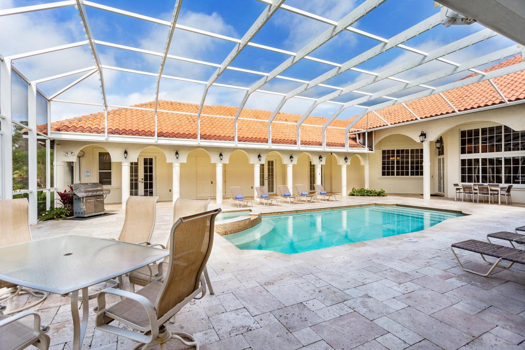 Knickerbocker Estate Home, 9 Private Apartment
