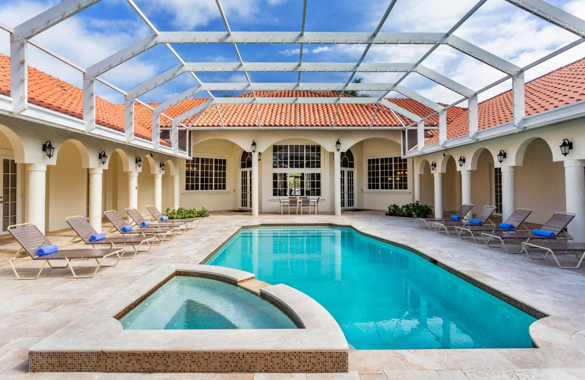 Knickerbocker Estate Home, 9 Private Naples
