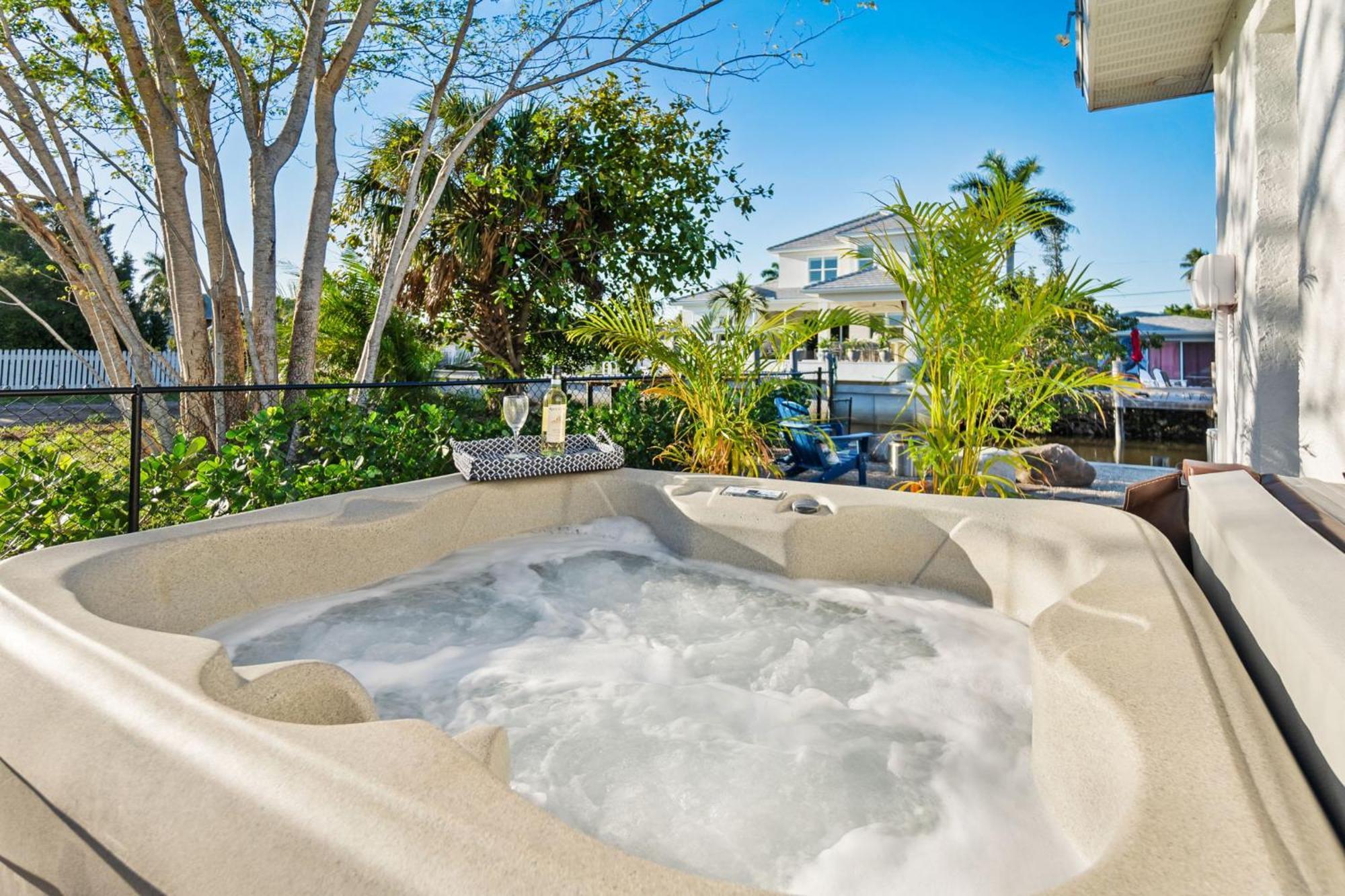 Boaters Bayshore Ii W Hot Tub * Naples