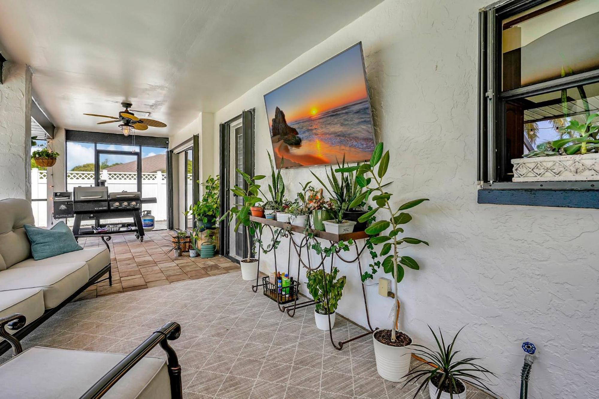 Peaceful Retreat Pool And Haven Holiday home Naples