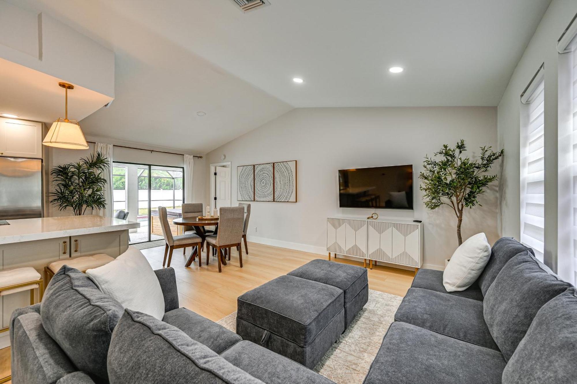 Holiday home Chic With Pool And Hot Tub, 4 Mi To Beach! *