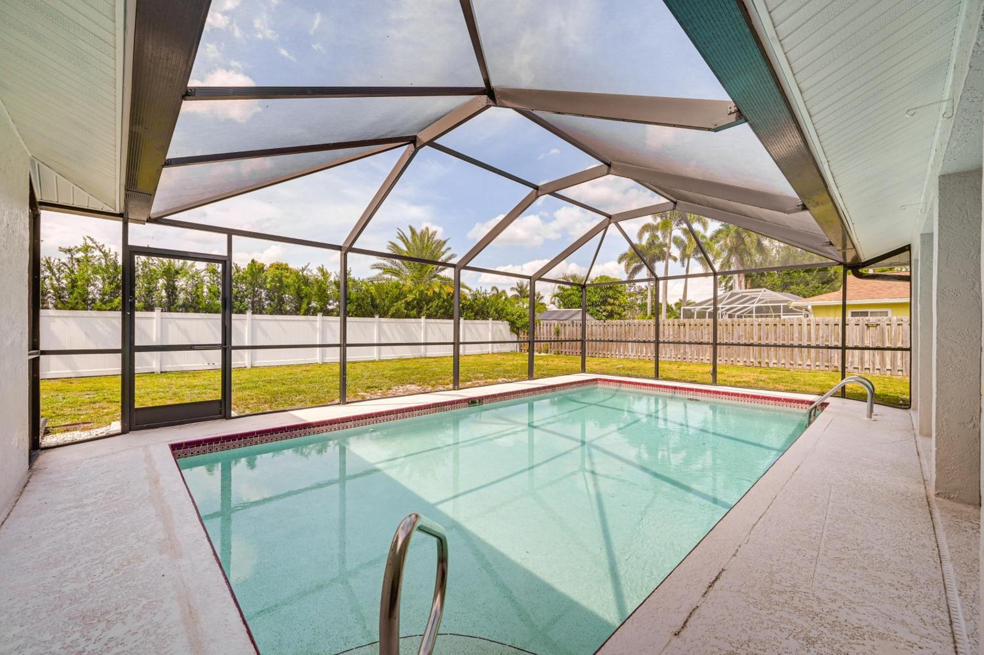 Chic With Pool And Hot Tub, 4 Mi To Beach! Holiday home Naples