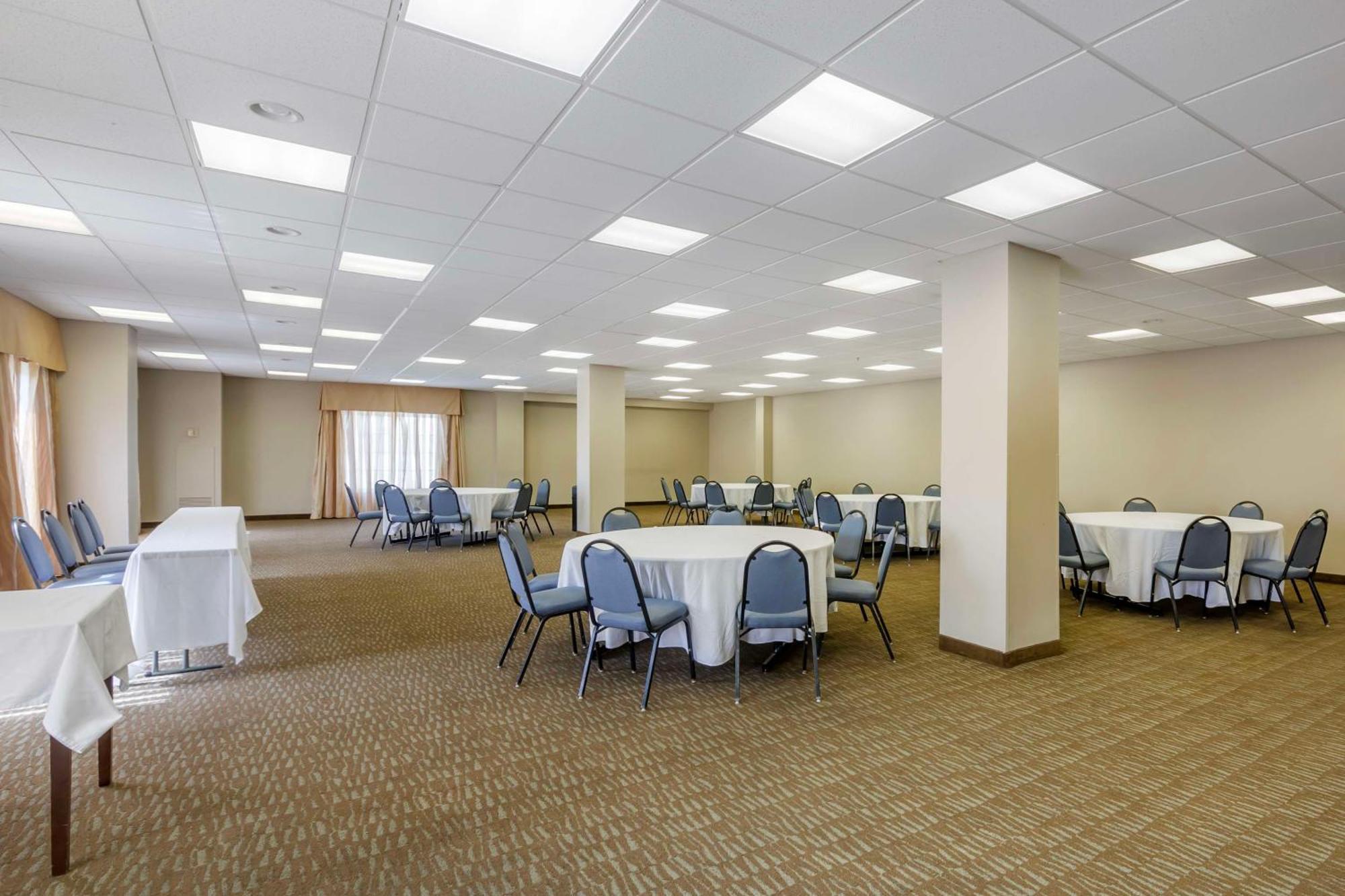Western Naples Plaza Hotel