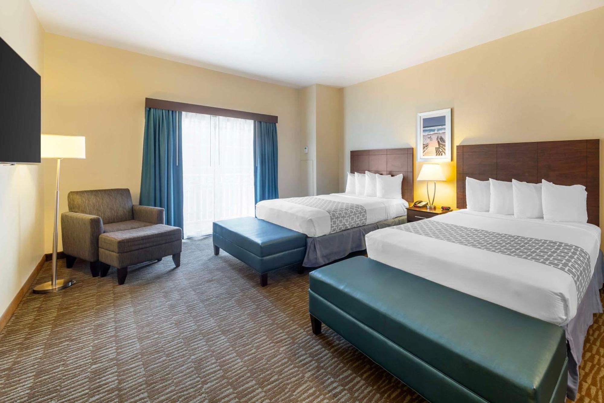 Western Naples Plaza 3*