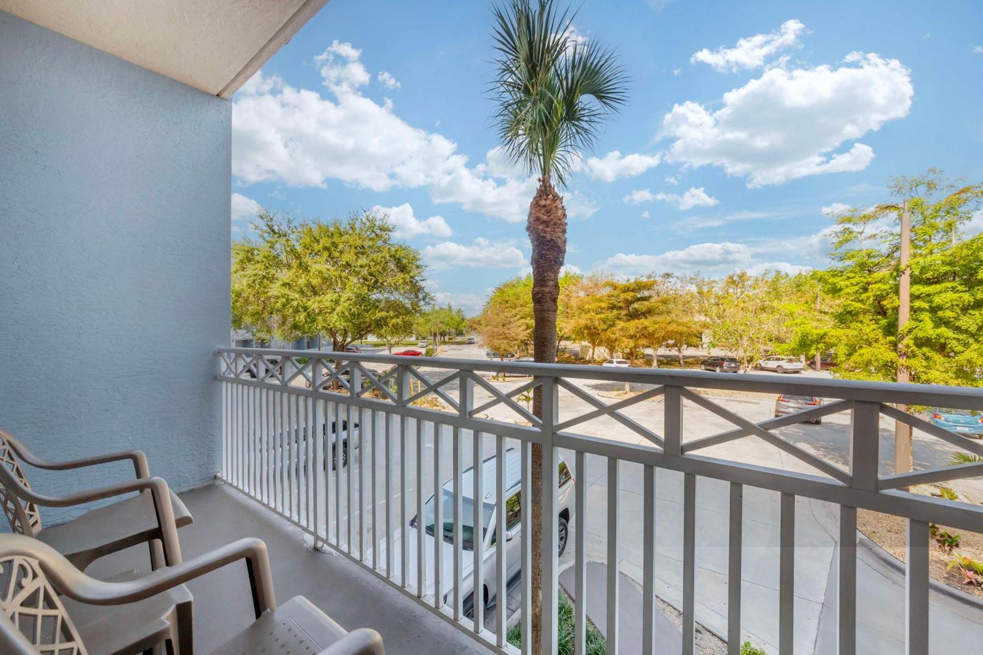 Western Naples Plaza Hotel