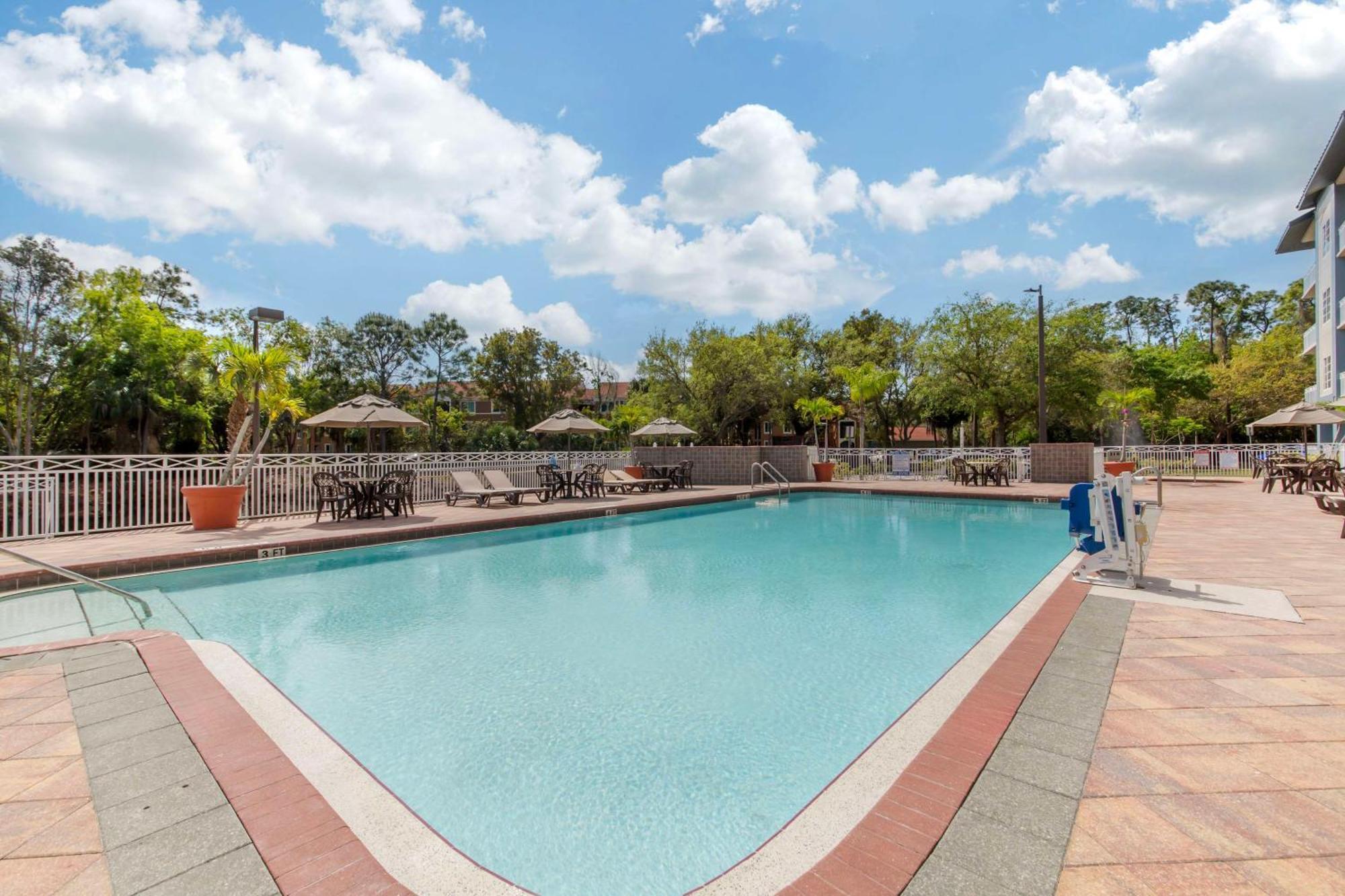 Western Naples Plaza Hotel 3*