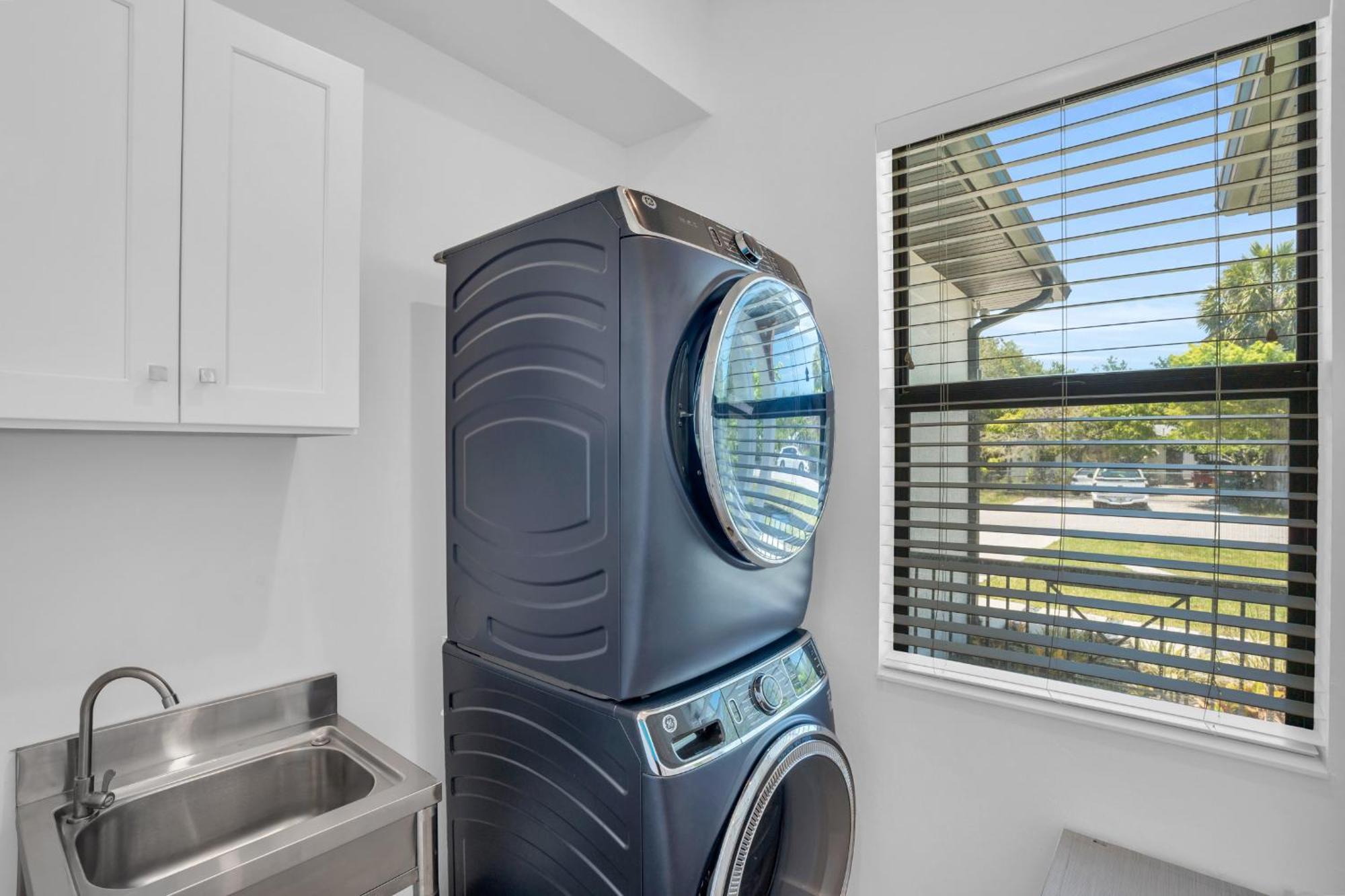 Getaway With Poolside Oasis Naples