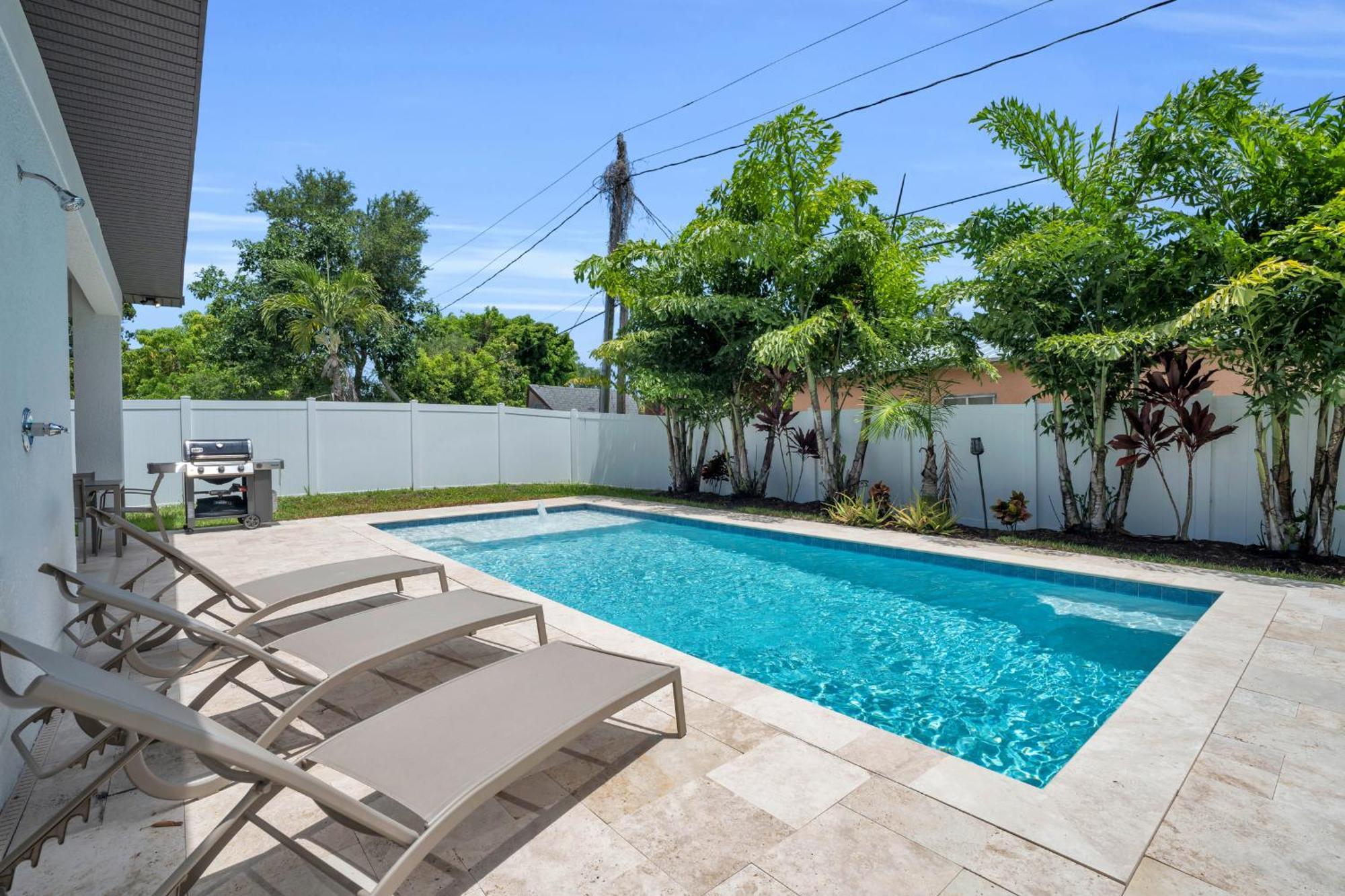 Holiday home Getaway With Poolside Oasis
