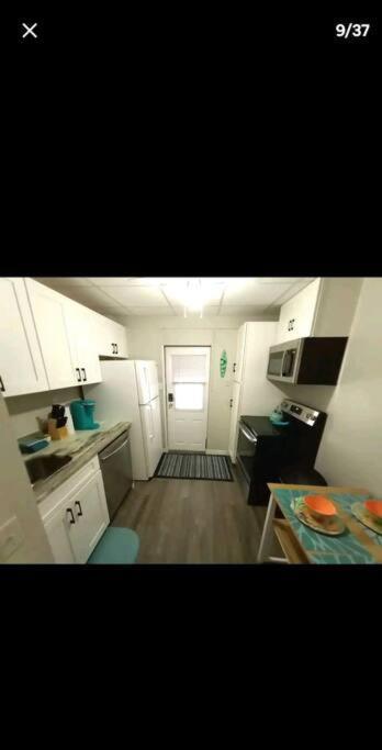 Apartment Getaway Half Mile From The With Fenced Yard