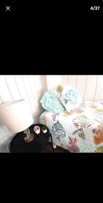 Apartment Getaway Half Mile From The With Fenced Yard