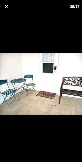 Getaway Half Mile From The With Fenced Yard Apartment *
