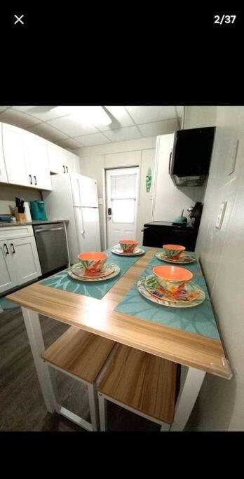 Apartment Getaway Half Mile From The With Fenced Yard